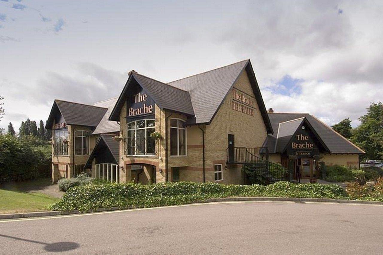 Premier Inn Luton Luton  Exterior photo