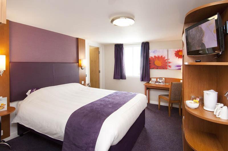 Premier Inn Luton Luton  Exterior photo